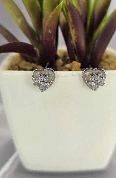 Beautiful heart studs with pavé detailed dog paws