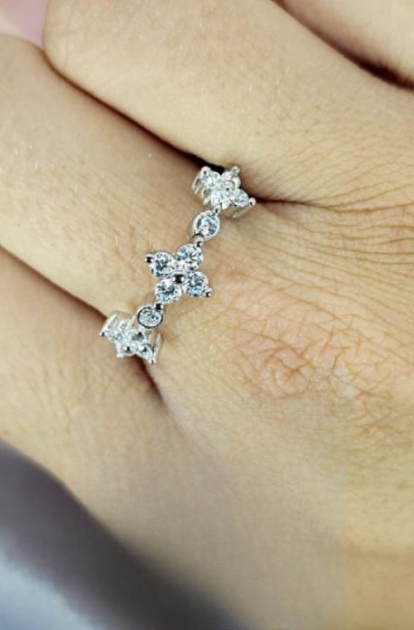 Cubic zirconia flower detailed ring