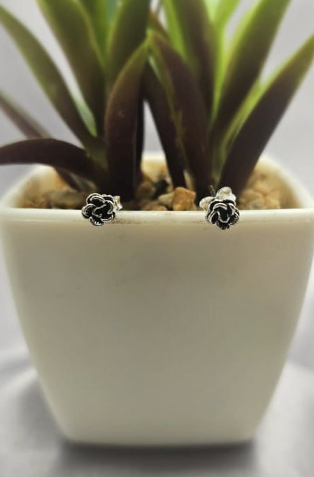 5mm Petite rose studs