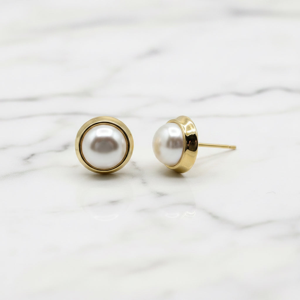 Gold Stud Earrings With Freshwater Pearl - Terciany 