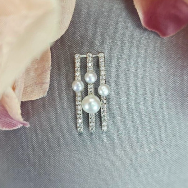 Interesting Pendant With Cubic Zirconia Pavé And Four Freshwater Pearls