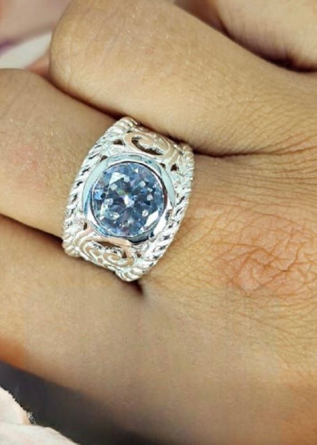 Stunning Filigree Ring With Large Beautyfull Cubic Zirconia