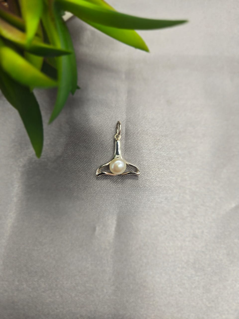 Whale tail pearl combination set