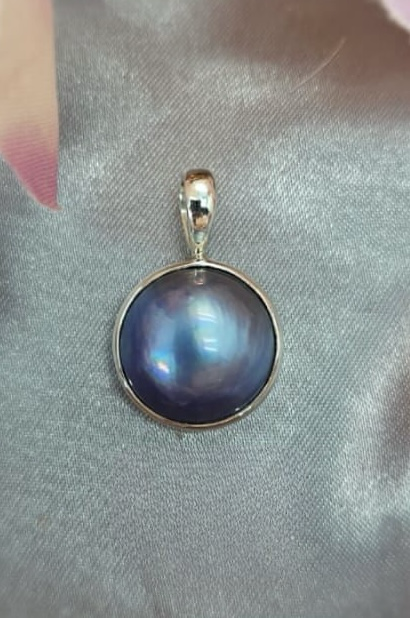 19mm Blue mabe Pearl pendant