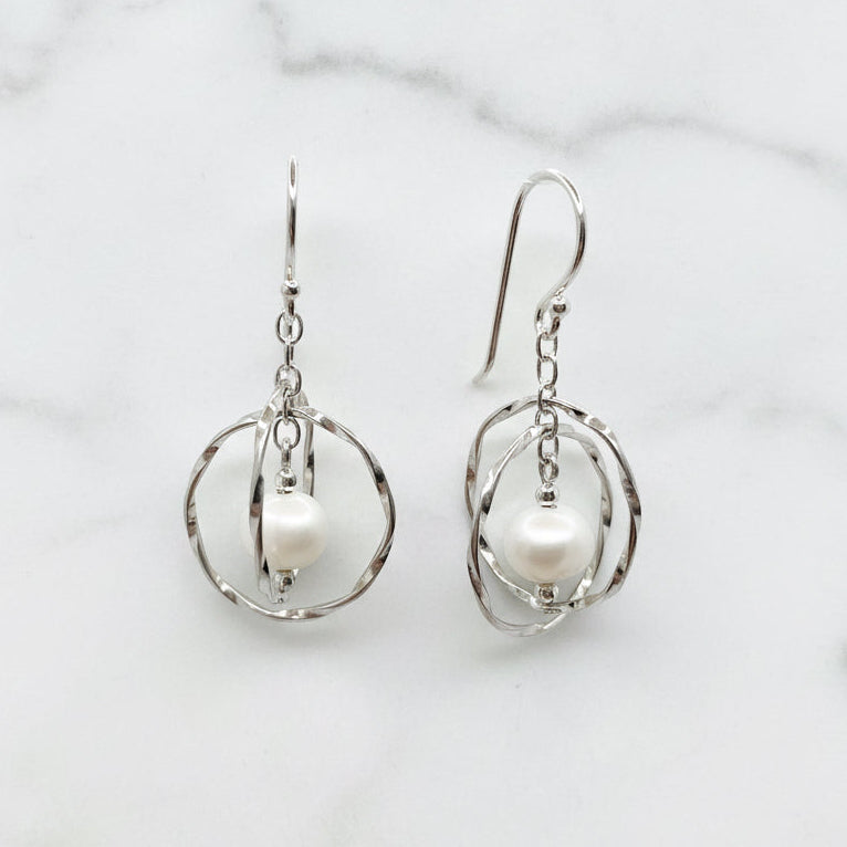 Freshwater Pearls In Wave Circles - Terciany 
