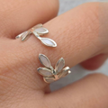 Mother Of Pearl Leave Ring - Terciany 