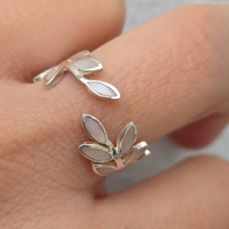 Mother of pearl leave ring