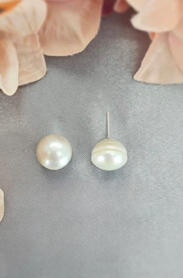 13-14mm white freshwater pearl stud