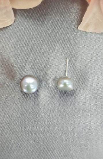 12-12.5 mm grey freshwater pearl studs