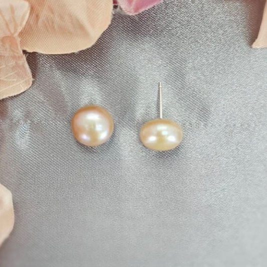 10-10.5 mm Cream freshwater pearl studs
