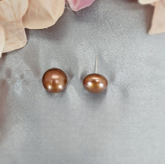 10 - 10,5 mm golden brown freshwater pearl stud