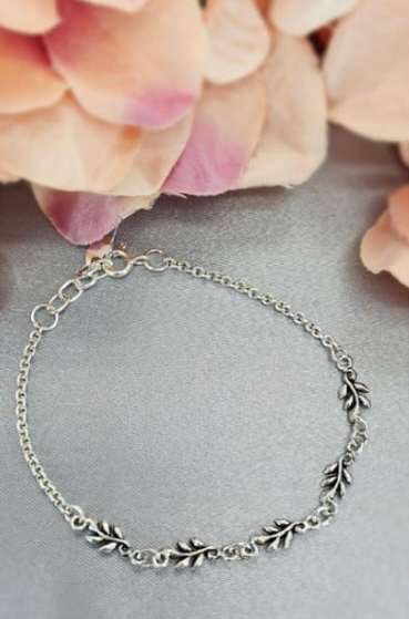 Sterling silver leaves motive bracelet