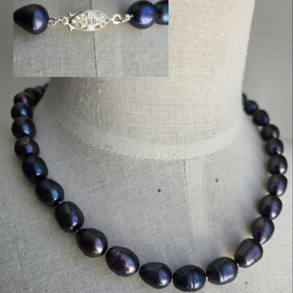 Peacock Pearl Necklace