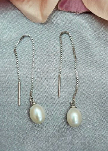 Beautiful freshwater pearl on thread