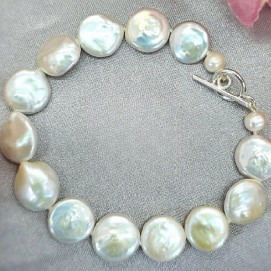 Stunning 20Cm White Coin Pearl Bracelet