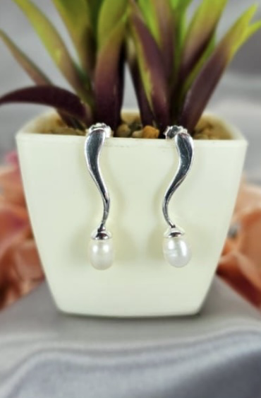 Modern straight line sterling silver drop earrings with freshwater pearl on end