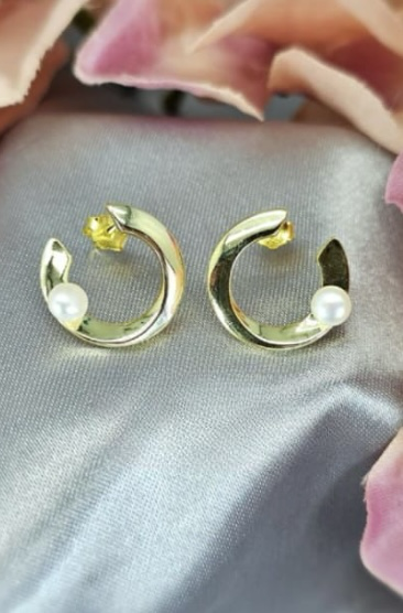 Solid C Shape Gold Earrings with Freshwater Pearl