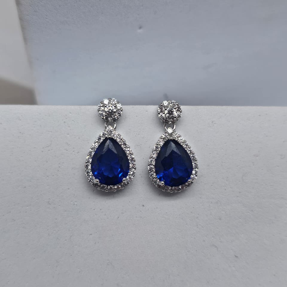 Square cubic zirconia stud
