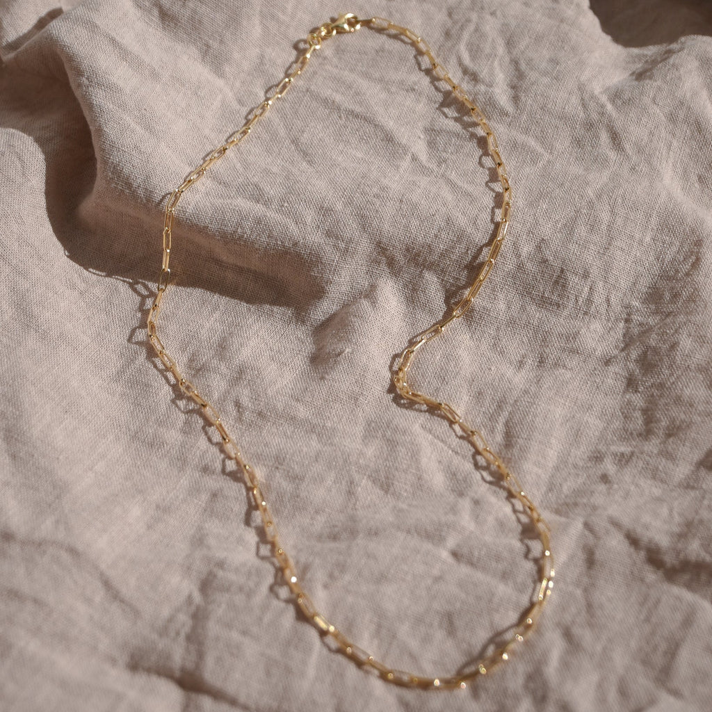 Gold Nicolá Paperclip Necklace