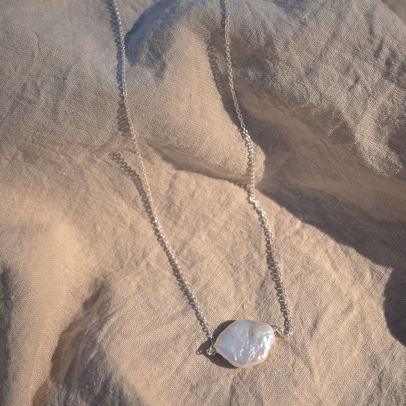 Single gorgeous coin pearl necklace