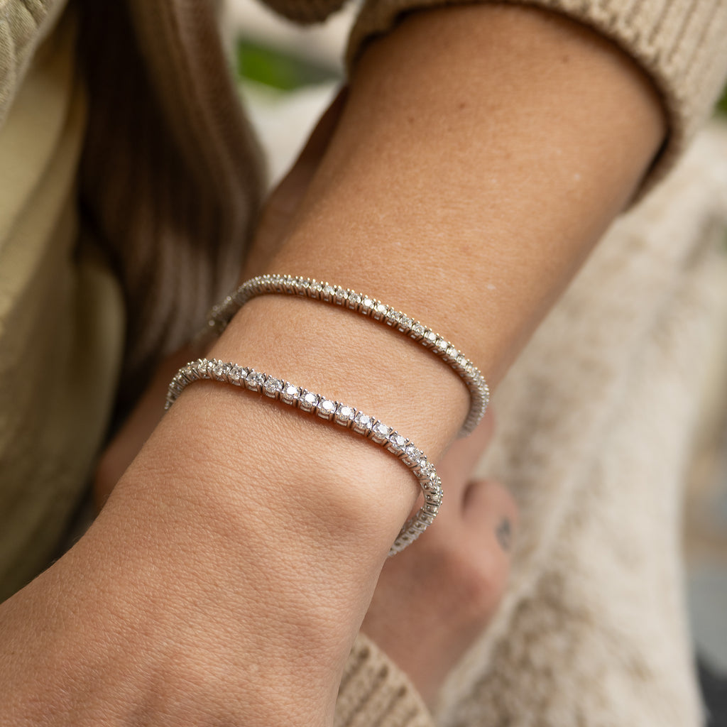 Tennis bracelet with 2mm Moissanite stones (with GRA Certificate)