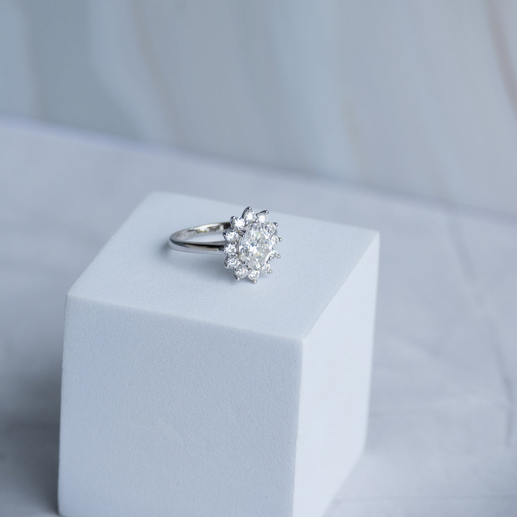 Diana Oval Moissanite Ring