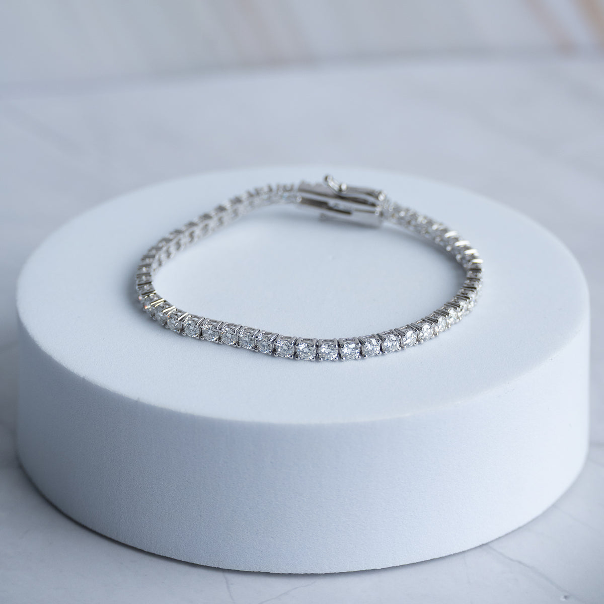 Tennis Bracelet with 2.5 mm Moissanite stones (with GRA Certificate)