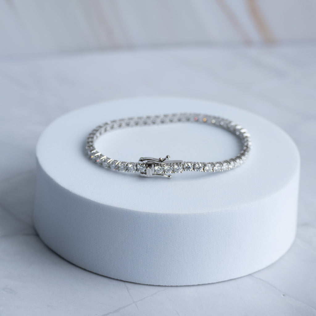 Tennis Bracelet with 3mm Moissanite stones (with GRA Certificate)