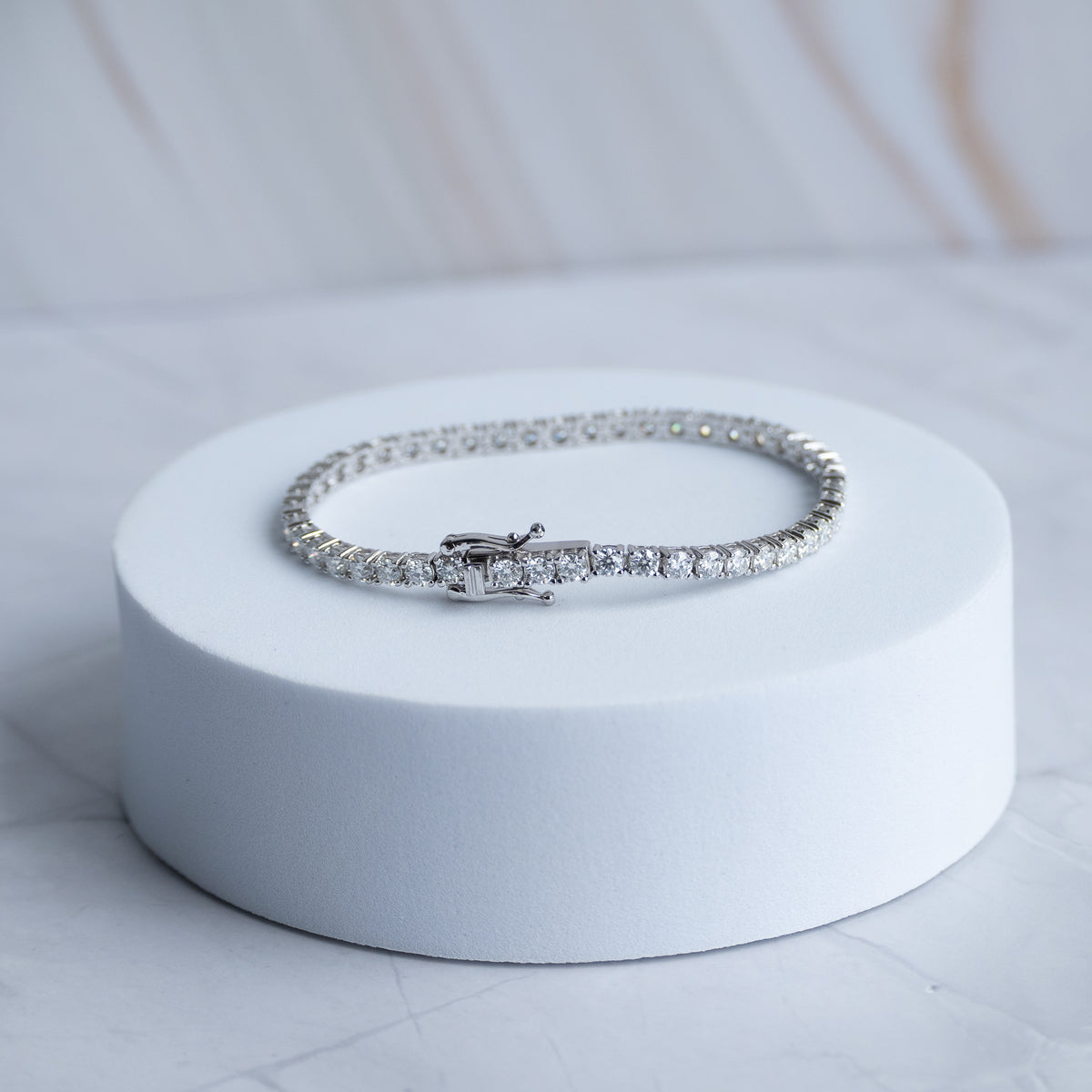 Tennis Bracelet with 2.5 mm Moissanite stones (with GRA Certificate)