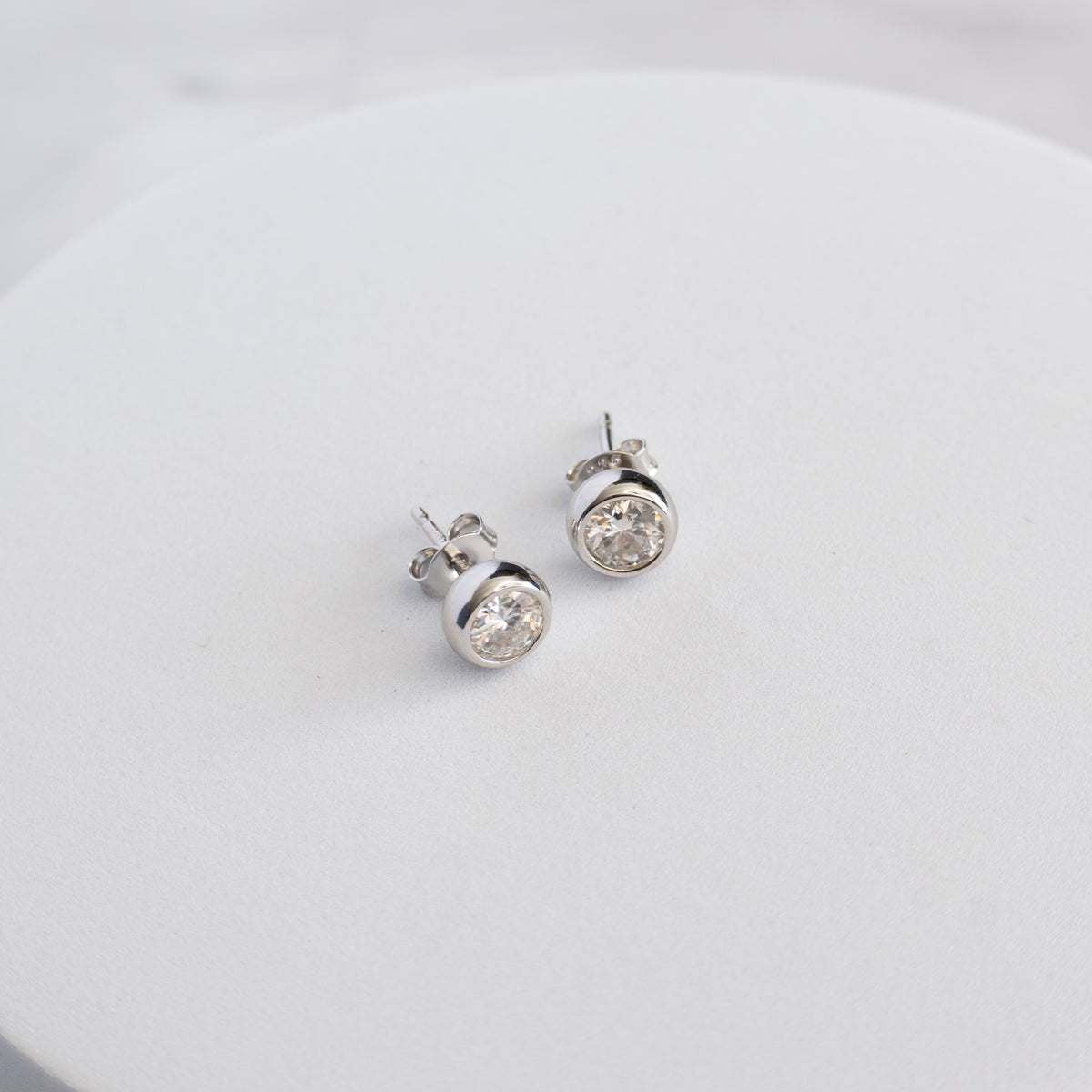 Sterling Silver Moissanite Tube-Set Stud Earrings – 1ct