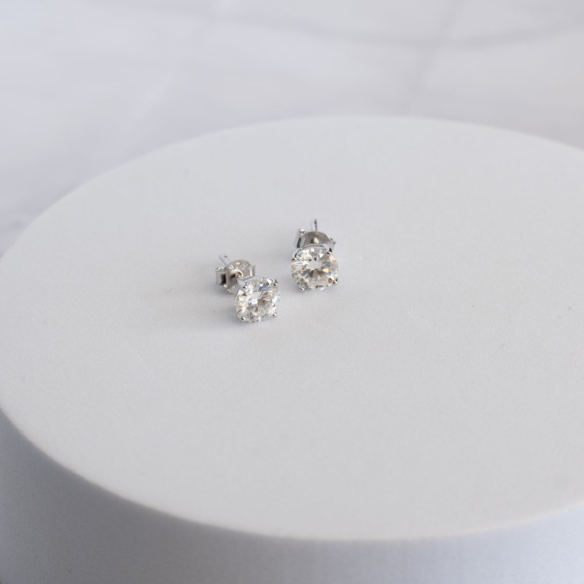 Sterling Silver Classic 4-Prong Moissanite Stud Earrings – 0.6ct, 1ct or 1.6ct