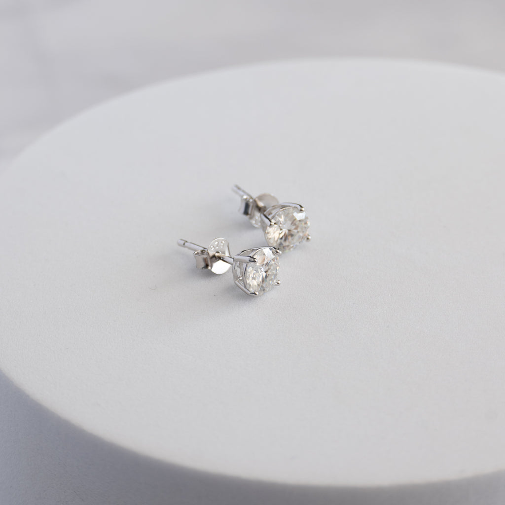 Sterling Silver Classic 4-Prong Moissanite Stud Earrings – 0.6ct, 1ct or 1.6ct