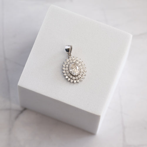 Sterling Silver Moissanite Sunburst Halo Pendant – 1ct Oval Centre Stone