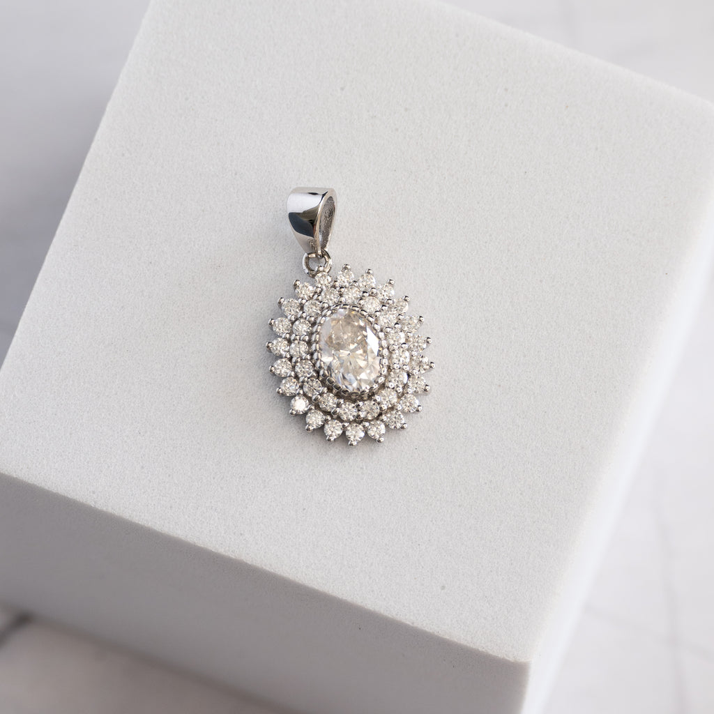 Sterling Silver Moissanite Sunburst Halo Pendant – 1ct Oval Centre Stone