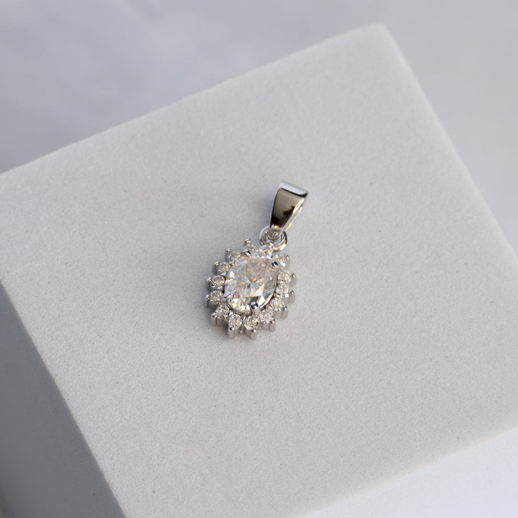 Sterling Silver Teardrop Cluster Moissanite Pendant – 1ct Oval Centre Stone