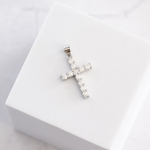 Sterling Silver Moissanite Cross Pendant – 0.68ct Round Brilliant-Cut Stones