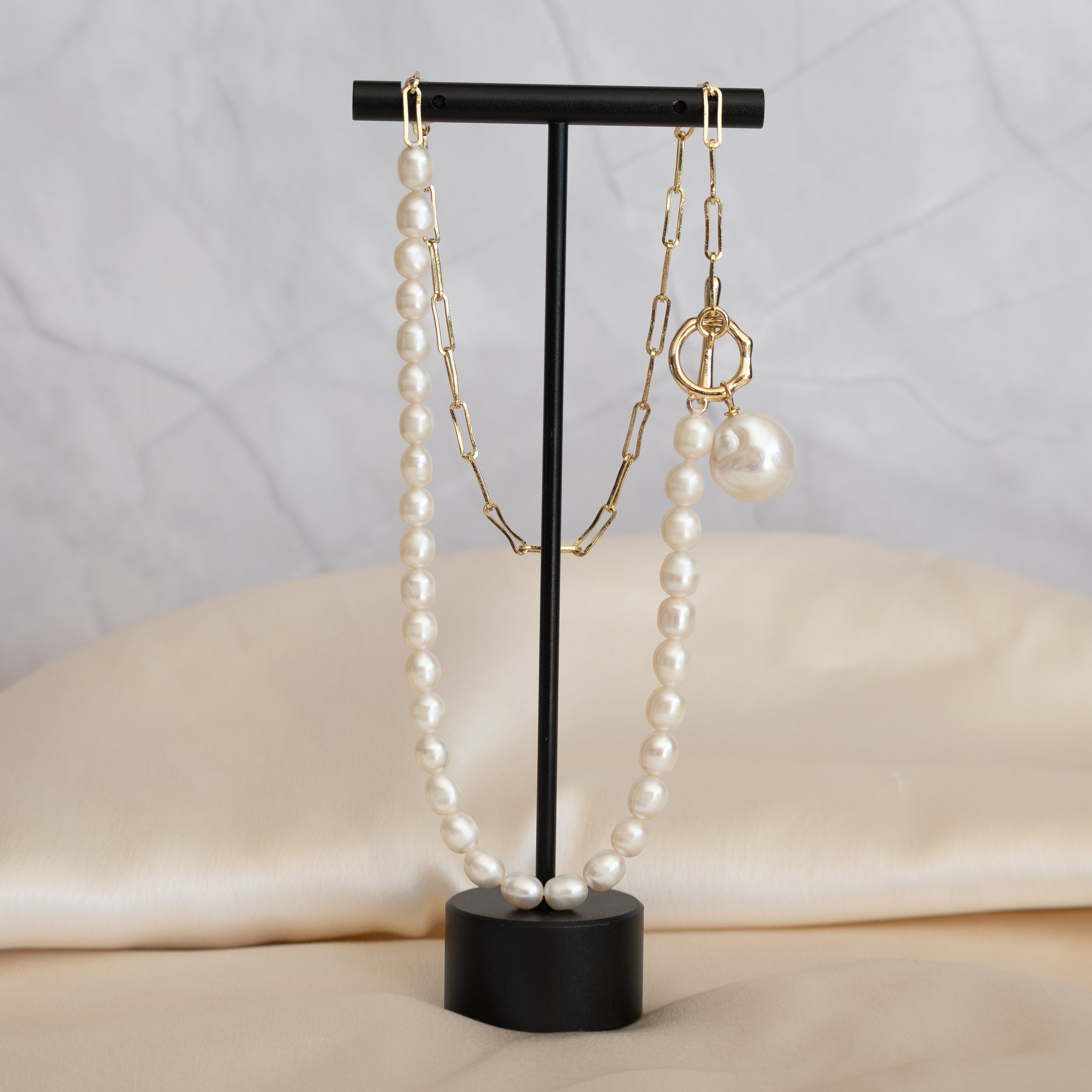 Anne Gold paperclip and pearl mix necklace