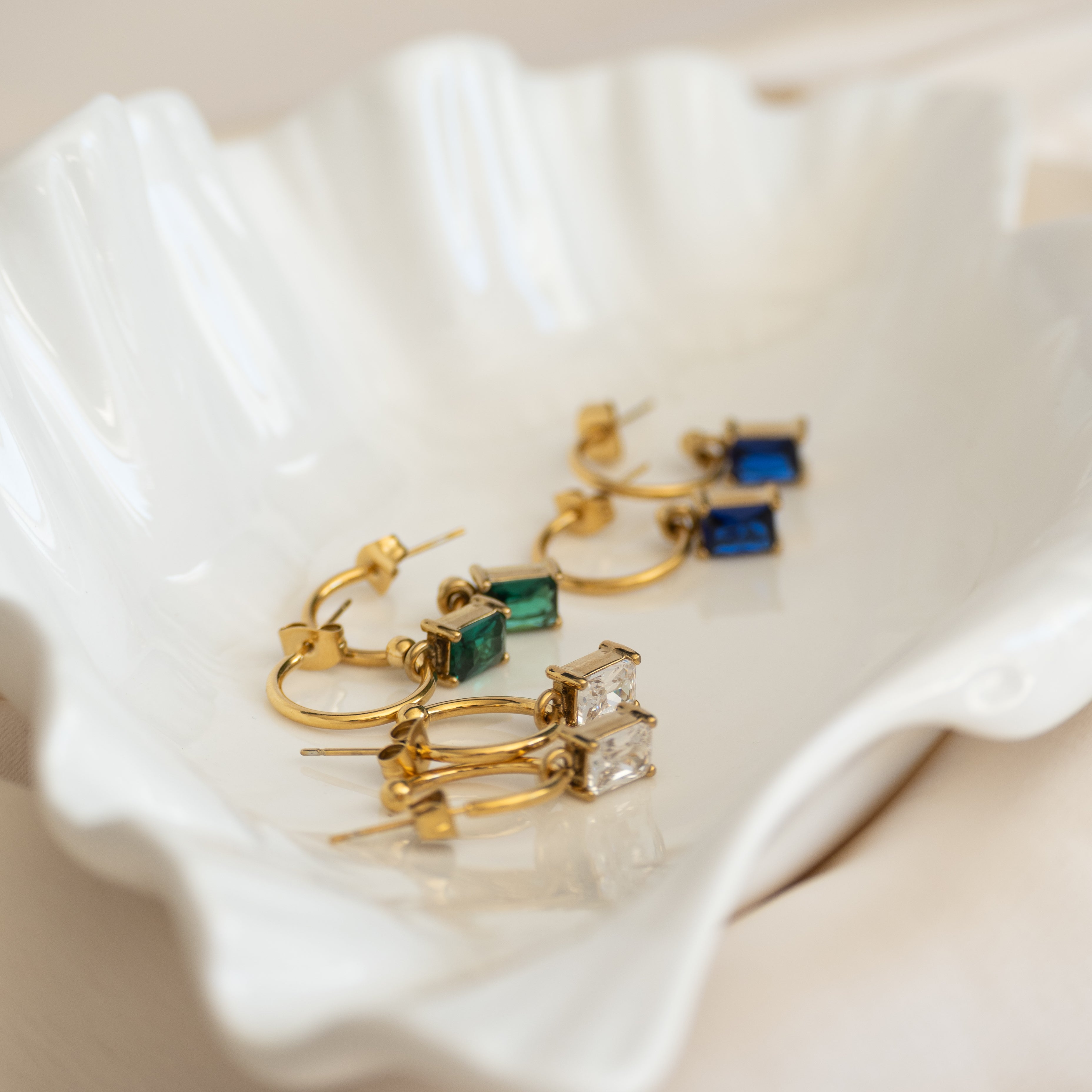 Gold pretty woman earrings with rectangular clear charms