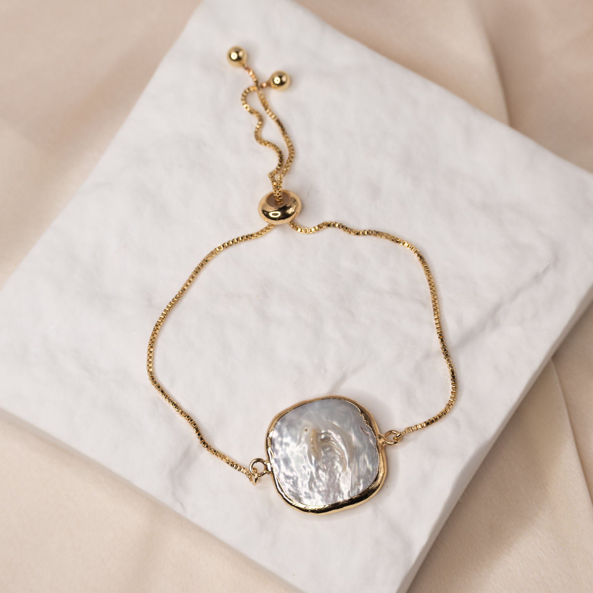 Gold Square Freshwater pearl bracelet