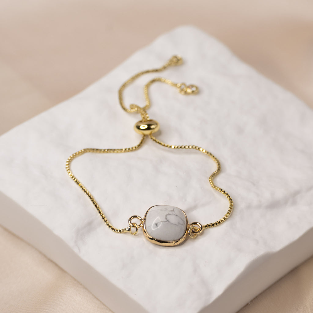 Gold bracelet with Howlite semi Precious stone