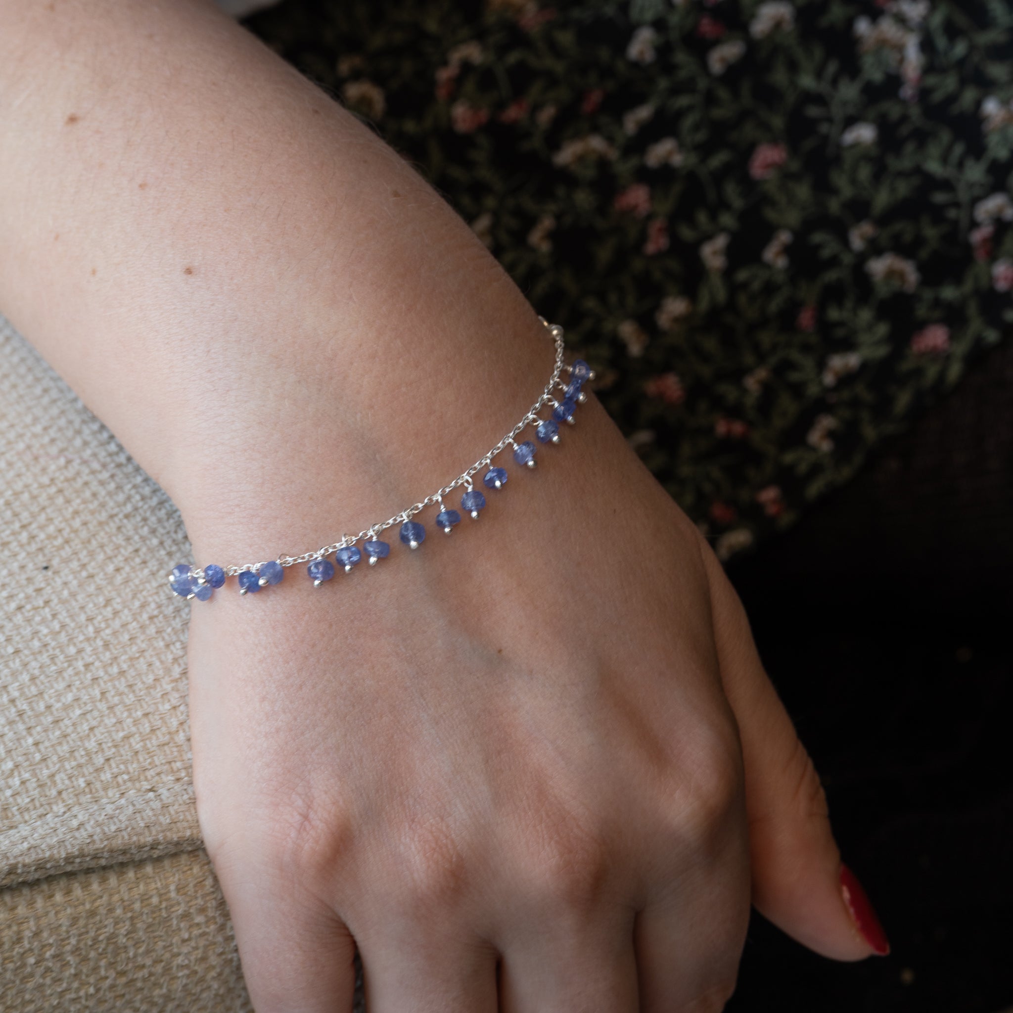 Tanzanite dangly bead bracelet