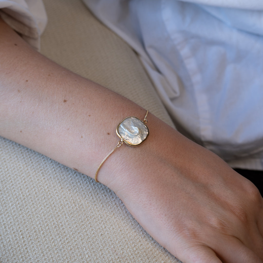 Gold Square Freshwater pearl bracelet