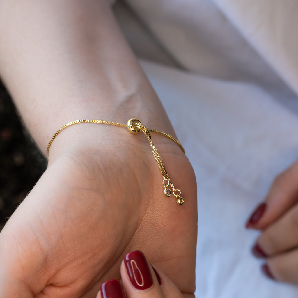 Gold Adjustable Pear shaped Pearl bracelet
