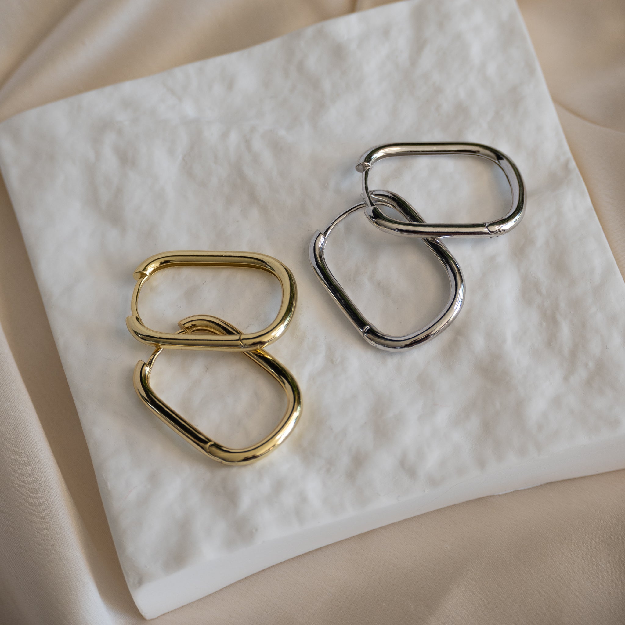 Large Paperclip Huggy earrings - Terciany 
