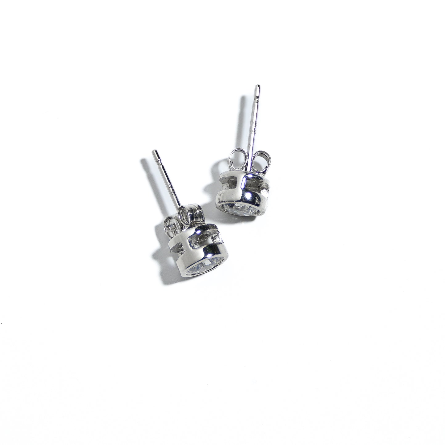 Sterling silwer stud with cubic zirconia