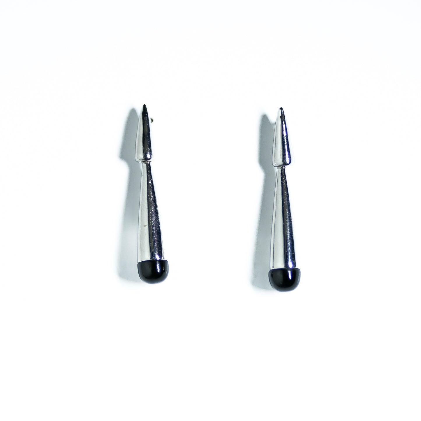 Sterling silver rhodium plating modern looking earring with Black Agate Quarts inlays