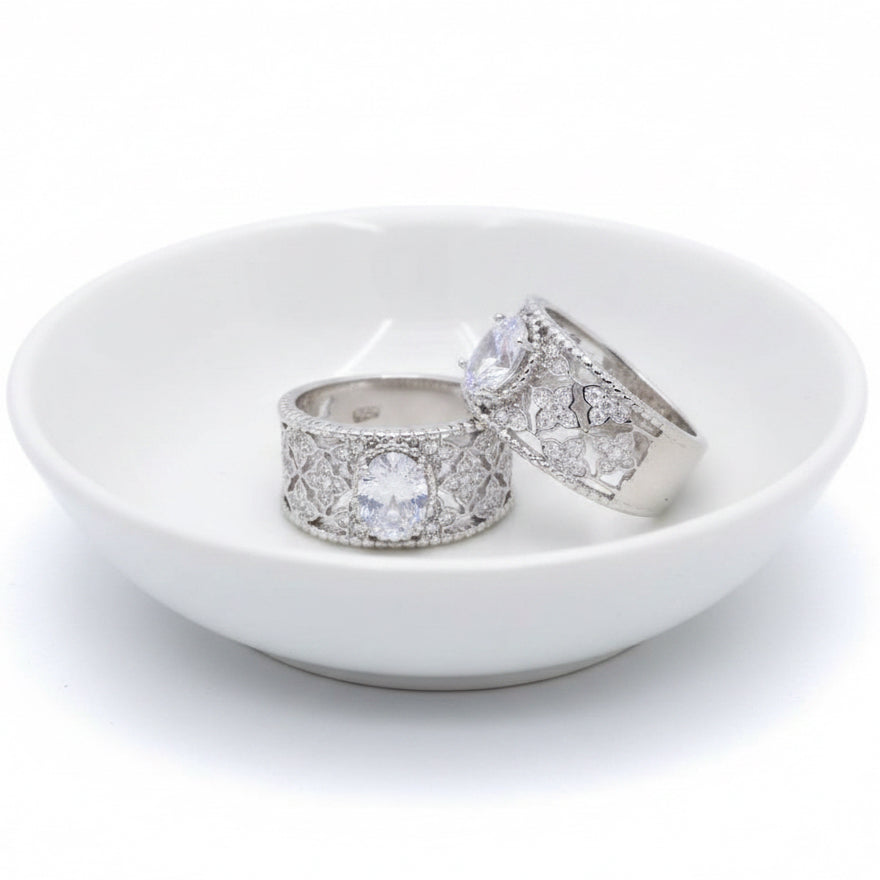 Stunning Lace Filigree Ring With Lots Of Cubic Zirconia