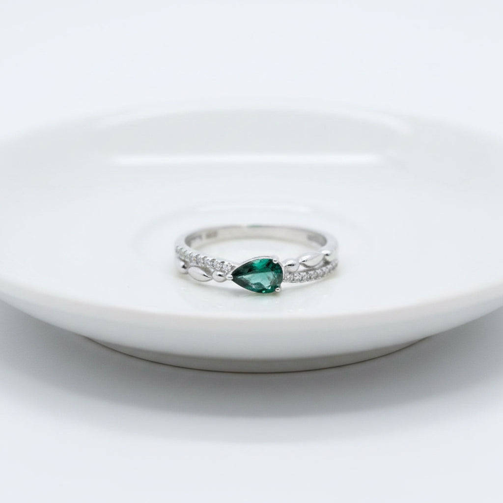 Pretty Green Crisscross Ring