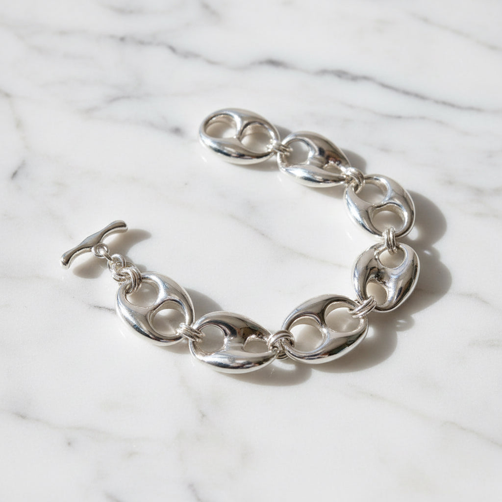Butten link bracelet