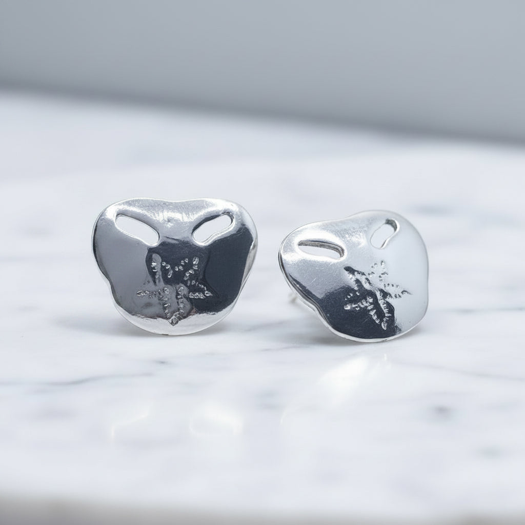 Pansy Shell Stud Earring